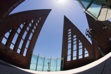 Perth, Batı Avustralya / Avustralya -17 / 01 / 2013: Batı Avustralya 'nın Perth kentindeki Kuğu Çanı Kulesi' nin ayrıntılarına ilişkin son kat görüntüsü.