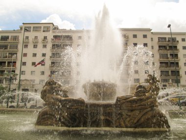 O 'leary Meydanı çeşmesi Plaza O' leary. El Silencio, Caracas, Venezuela.