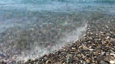 Çakıl taşı plajlı Karadeniz kıyısı 