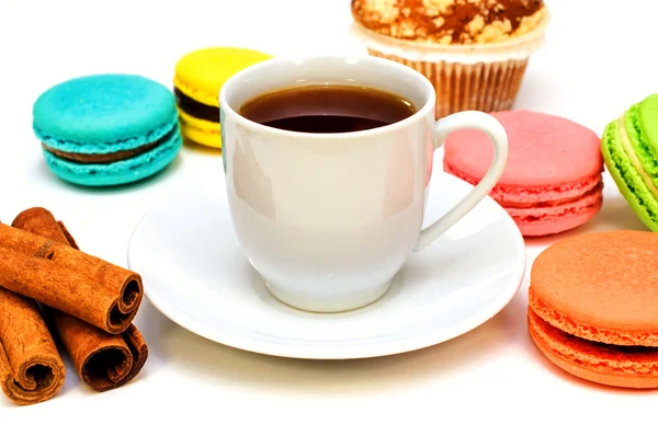 Tè con macaron e cannella — Foto Stock