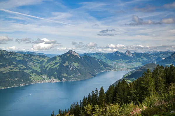 Schöne Aussicht Auf Vierwaldstattersee Und Alpen Der Schweiz — Stockfoto