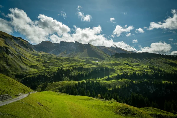 Uitzicht Hoge Bergtoppen Zwitserse Alpen Gezien Vanaf Klewenalp Zwitserland Rechtenvrije Stockfoto's