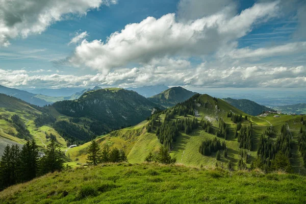 Belle Randonnée Automnale Travers Des Paysages Pittoresques Klewenalp Cabane Stock — Photo