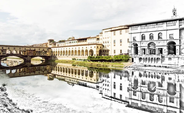 Do esboço à cidade de Florença - Bela Ponte Vecchio — Fotografia de Stock