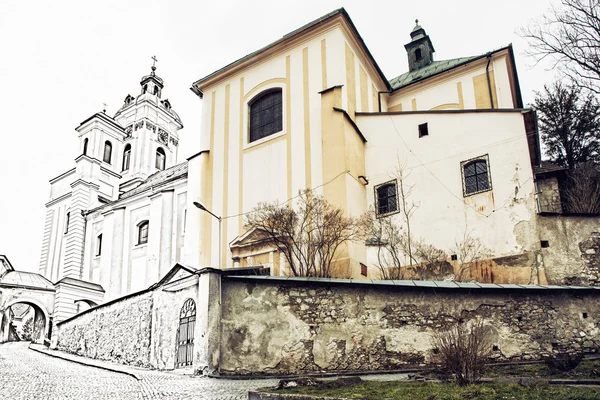 Mariä Himmelfahrt-Kirche, Banska Stiavnica, Slowakei — Stockfoto