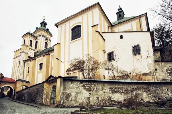 Mariä Himmelfahrt-Kirche, Banska Stiavnica, Slowakei — Stockfoto