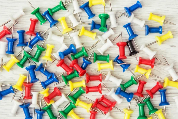 Gekleurde thumbtacks - office push pins — Stockfoto