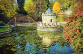 Věž v Bojnice, Slovensko, podzimní park, ilustrace s colo