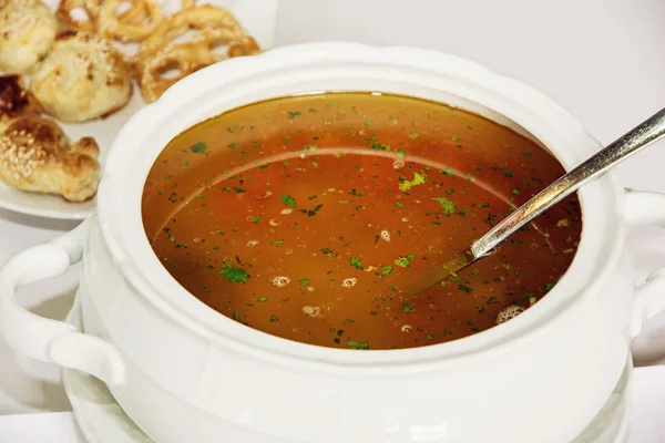 Vegetable soup in white ceramic bowl, food scene — Stock Photo, Image