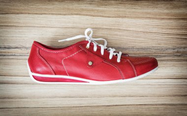 Bir yeni kırmızı Bayan deri ayakkabı, güzellik ve moda