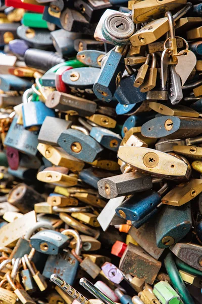 Lås av kärlek bakgrund, symbolisk lås — Stockfoto