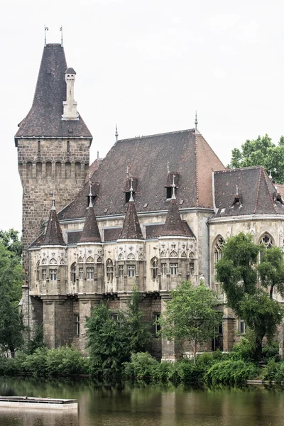 Piękny Zamek Vajdahunyad w Budapest, Węgry — Zdjęcie stockowe