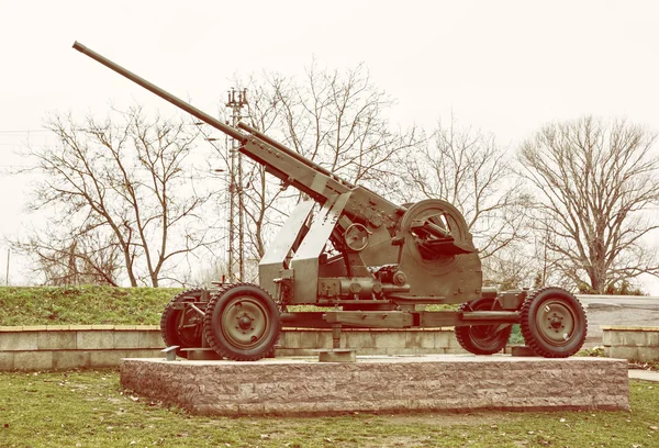 Luftvärnskanon maskin, krigsindustrin, gul Fotofilter — Stockfoto