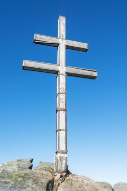 Dumbier düşük Tatras dağlarda tepede büyük bir haç