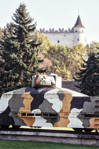 Obrněný vlak Hurban a hrad ve Zvolenu, Slovenská republika — Stock fotografie
