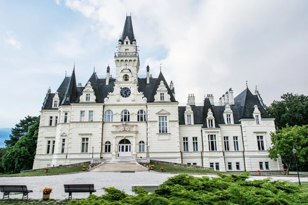 Budmerice castle in Slovak republic, architectural theme — Stock Photo, Image