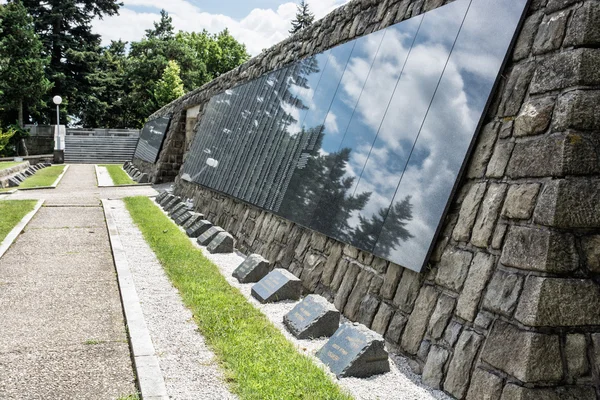 Славин - памятник и военное кладбище — стоковое фото
