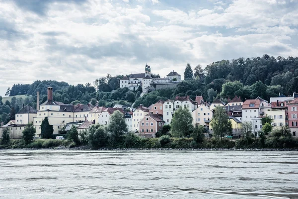 Sanctuary Mariahilf and old houses on the hill in Passau — Stock Photo, Image