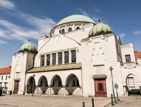 Sinagoga em Trencin, Eslováquia, arquitetura religiosa — Fotografia de Stock