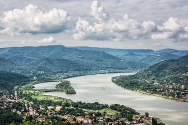 Harabe Visegrad Kalesi, Macaristan, Tuna Nehri görüntülemek