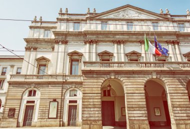 La Scala opera binası, Milan, İtalya, Sarı Fotoğraf Filtresi olduğunu