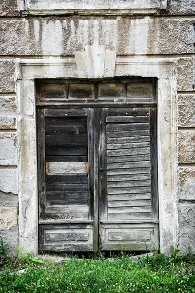 Puerta de madera vieja, elemento arquitectónico — Foto de Stock