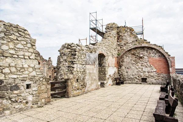 Ruïne van kasteel van Visegrad, Hongarije, eeuwenoude architectuur — Stockfoto