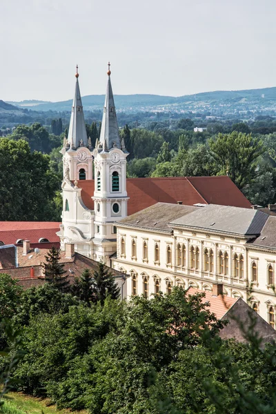 Igreja de Santo Inácio, vista da basílica de Esztergom, Hungria — Fotografia de Stock