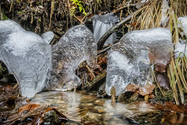 Vattenbäck Med Intressanta Bitar Low Tatras Berg Slovakien Vandringstema Säsongsmässig — Stockfoto