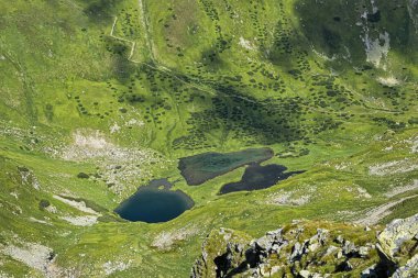 Dağlık gölleri, batı Tatras dağları, Slovakya Cumhuriyeti olan Rackova Vadisi. Yürüyüş teması.