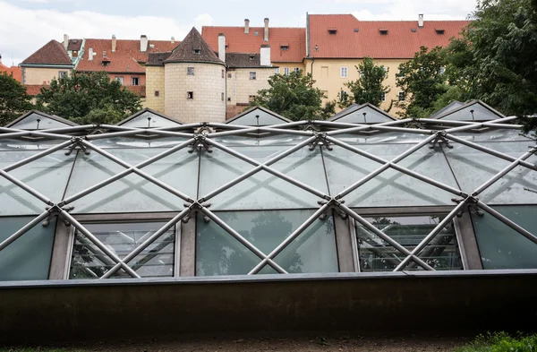 Slottets väggar och växthuset i Prag — Stockfoto