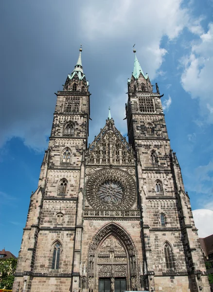 ニュルンベルクでの聖ローレンツ教会 — ストック写真