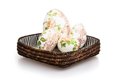 hasır sepet yumurta ile
