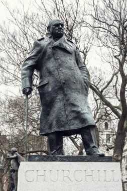 Winston Churchill, Parlamento Meydanı heykeli