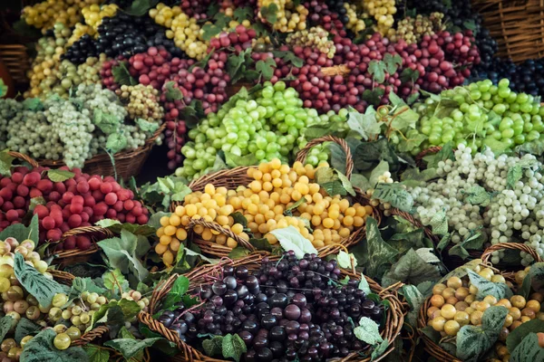 Différentes variétés de raisins — Photo