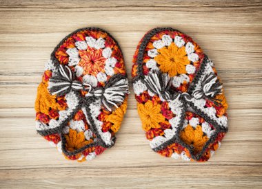 Püsküllü ile örgü terlik