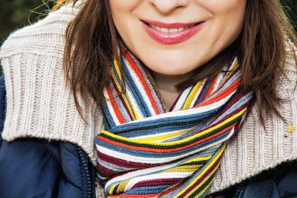 La moda femenina otoñal, el detalle del rostro femenino — Foto de Stock