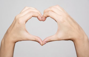 Eller şekli kalp yapma