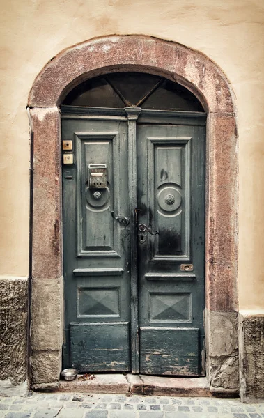 Old wooden doors in Hungary, architectural theme — Stock Photo, Image