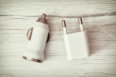 Usb araç şarj cihazı, şarj cihazı