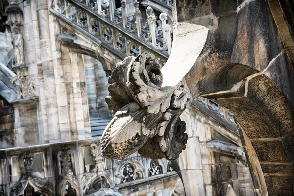 Aussendetails der Mailänder Kathedrale (duomo di milano) — Stockfoto