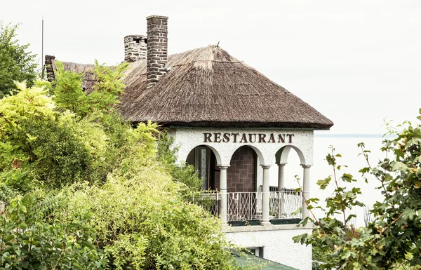 Stylish restaurant by the lake Balaton, Hungary — Stock Photo, Image