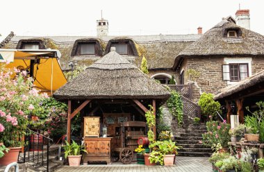 Thatch Macar Köyü, turistik dest ile Bahçe Restoran