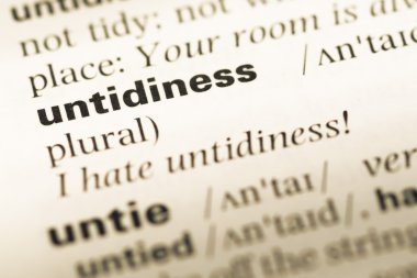 Kelime untidiness ile eski İngilizce sözlük sayfasını kapat