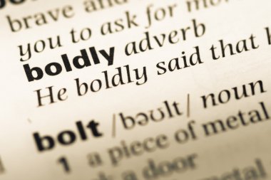 Word ile eski İngilizce sözlük sayfasının cesaretle yakın çekim