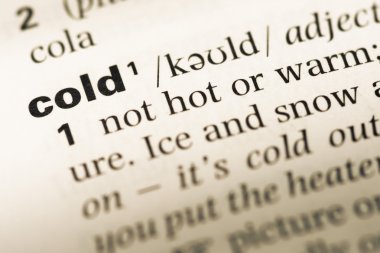 Eski İngilizce sözlük sayfası ile kelime soğuk yakın çekim