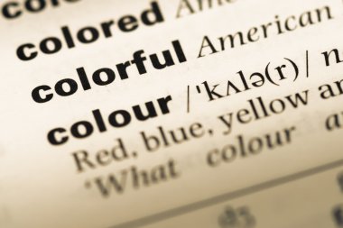 Eski İngilizce sözlük sayfası word renkli ile yakın çekim