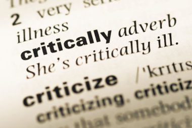 Word ile eski İngilizce sözlük sayfasının eleştirel yakın çekim