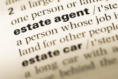 Eski İngilizce sözlük sayfası word Emlakçı ile yakın çekim