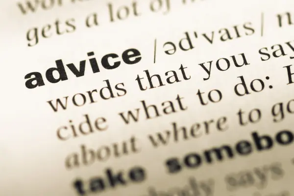Eski İngilizce sözlük sayfası word tavsiye ile yakın çekim — Stok fotoğraf